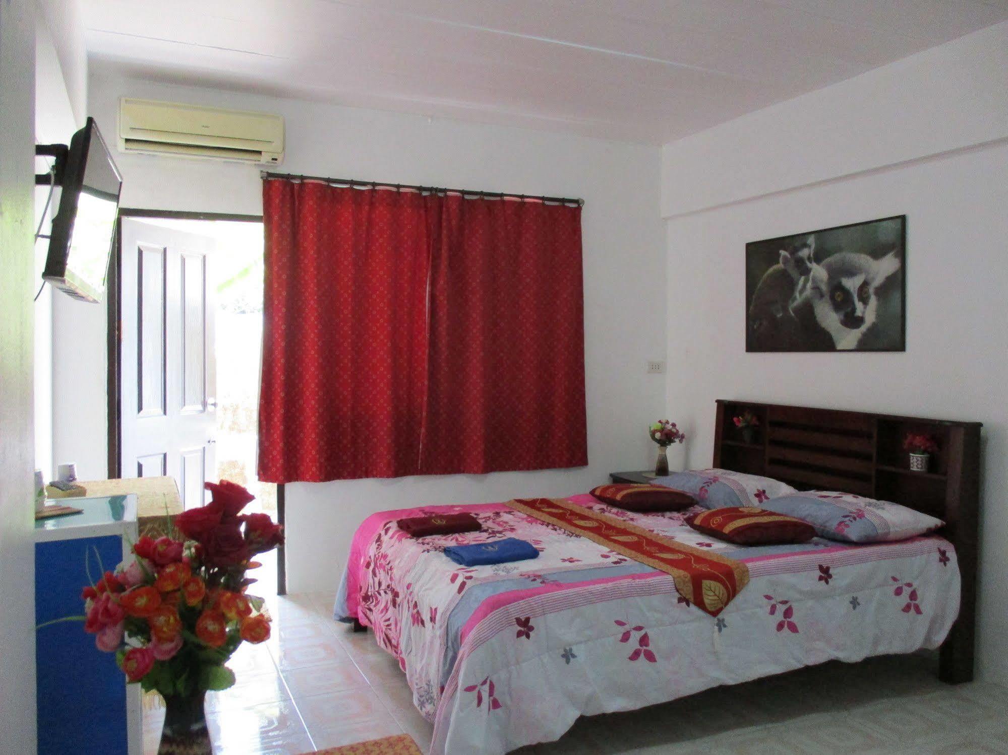 Sawasdee Phuket Hotel 2*