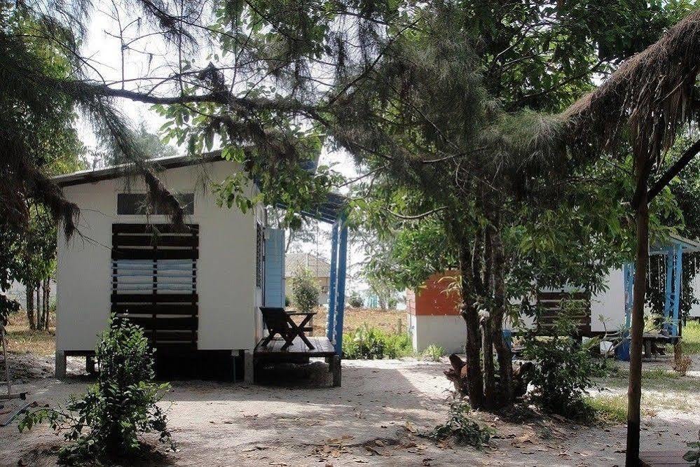 Phayam Friends Resort