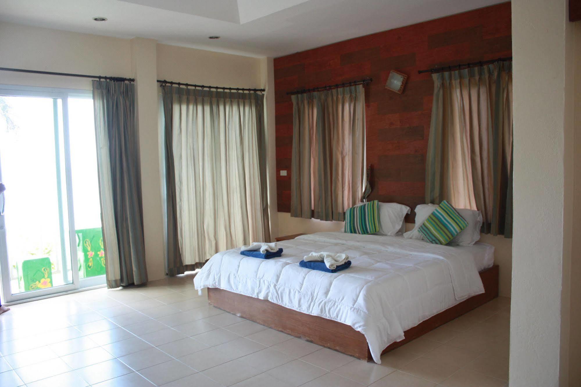 Hotel Green Lay 3*