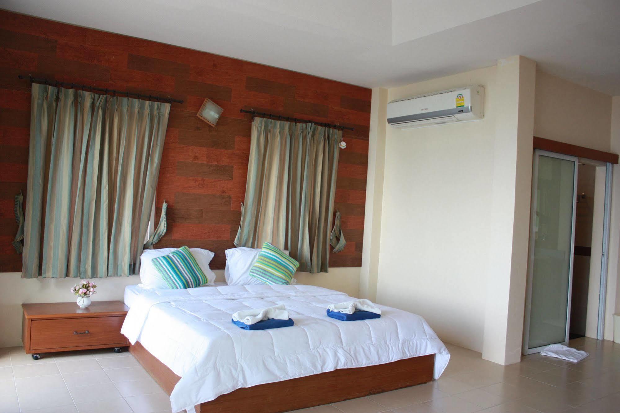 Green Lay Hotel Khanom