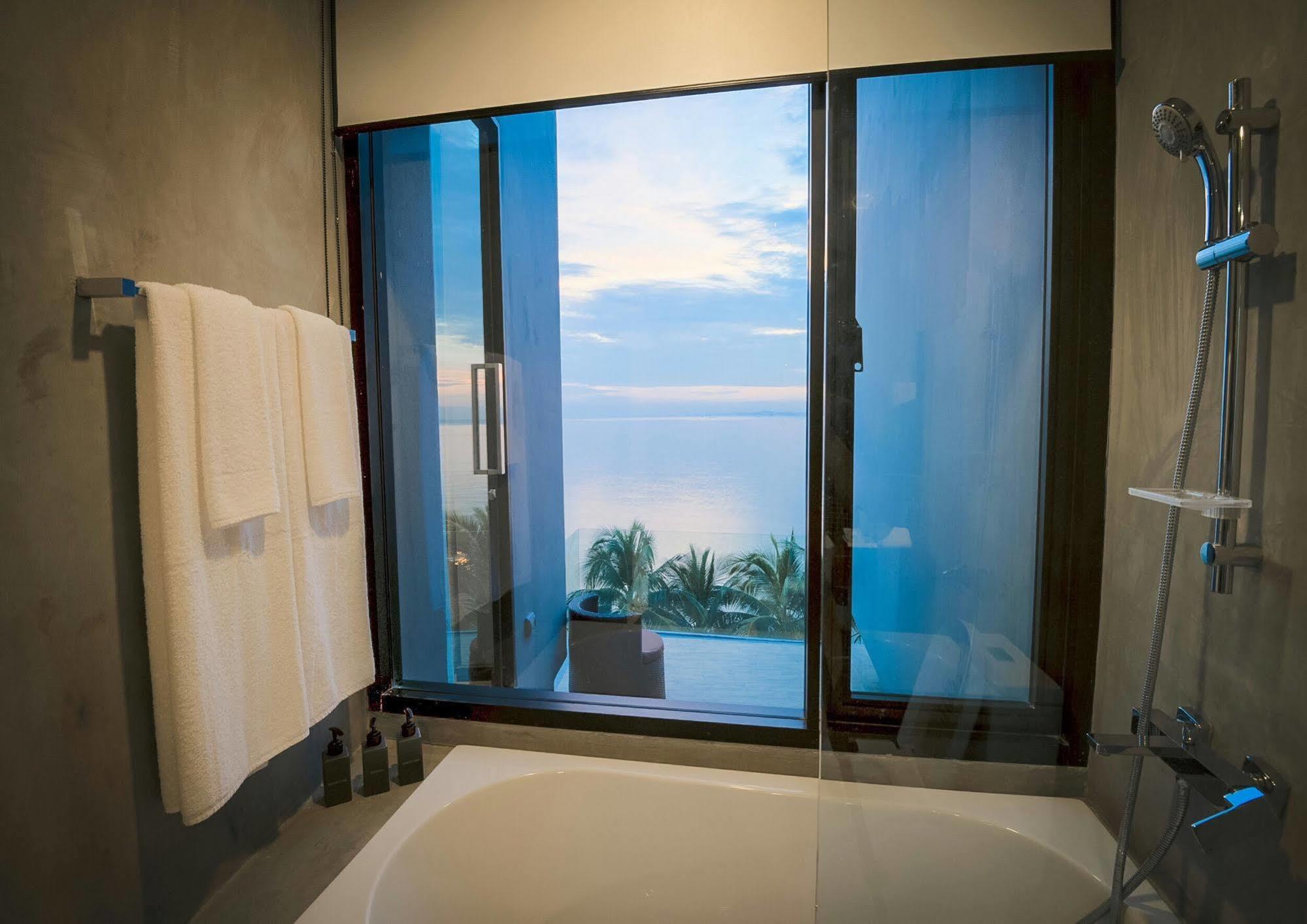 Kalm Hotel Bang Saen