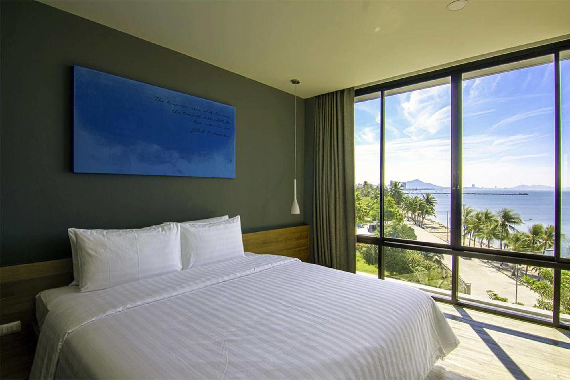 Kalm Hotel 3*