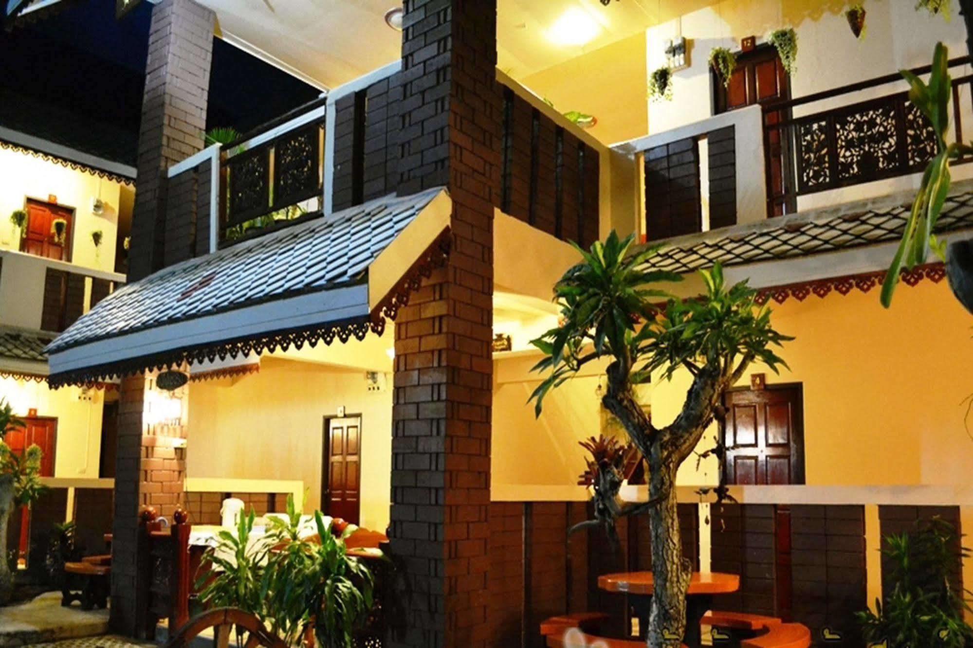 Khumjaojomkaew Hotel