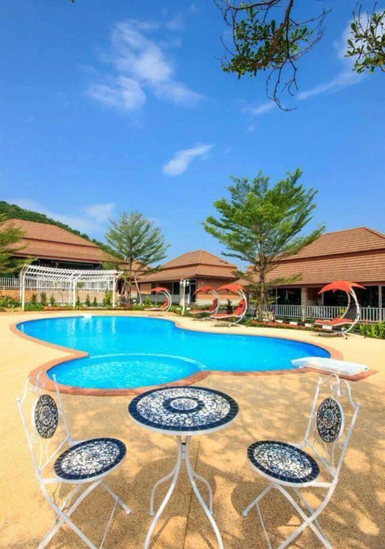 Hotel Baandara 3*