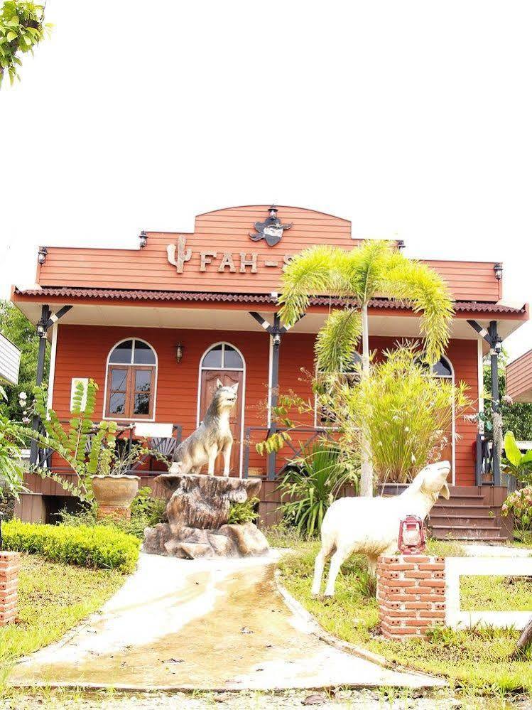 Cowboy Farm Pattaya Hotel