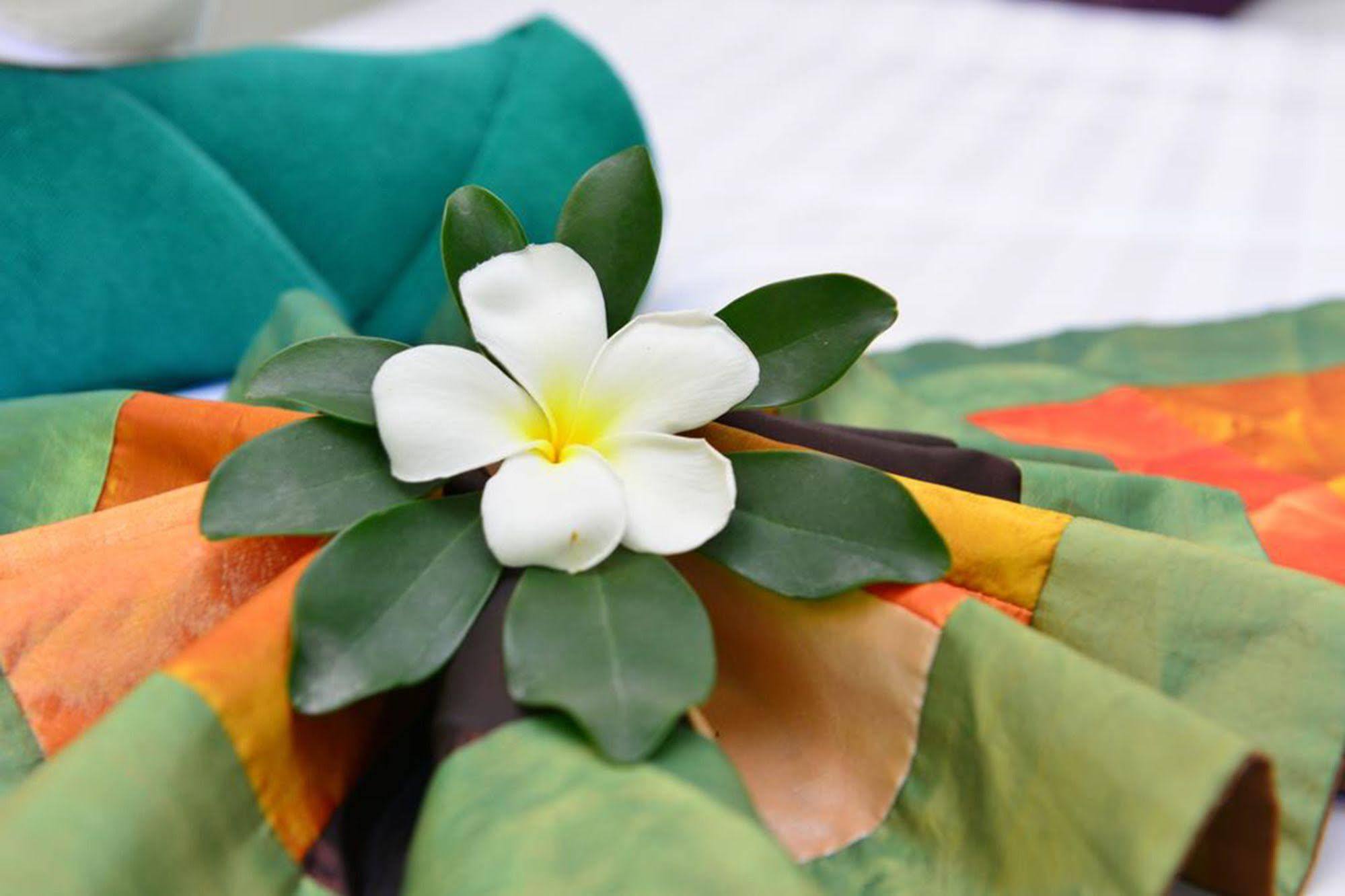 Naiharn Garden Villa Phuket