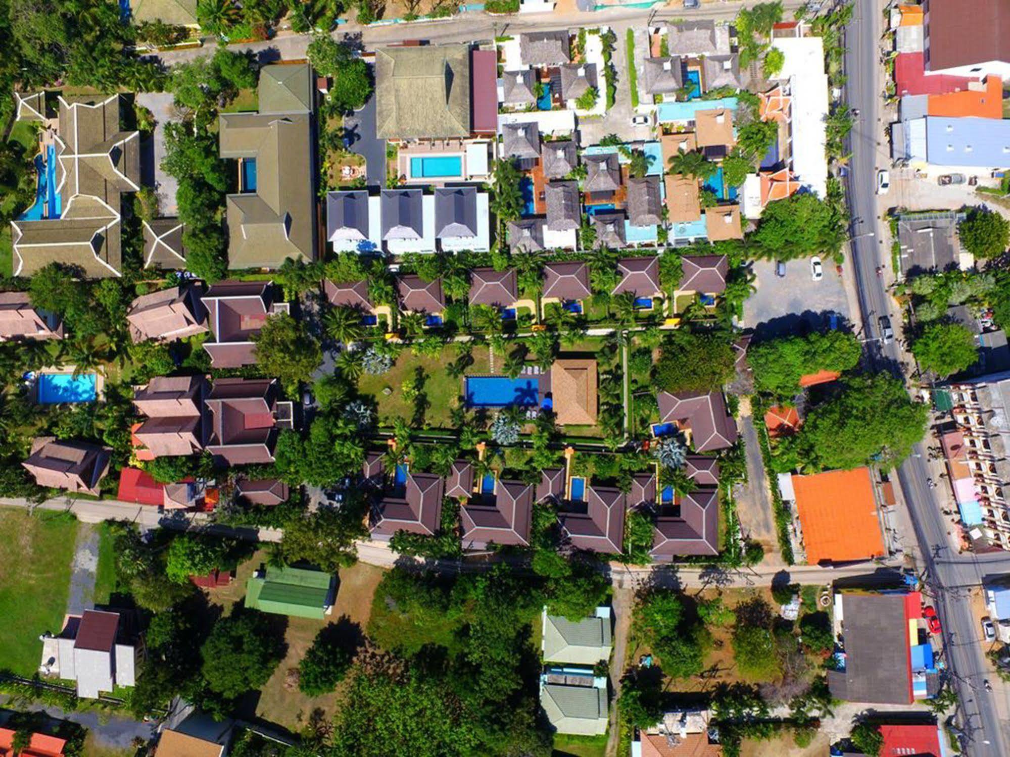 Naiharn Garden Villa *