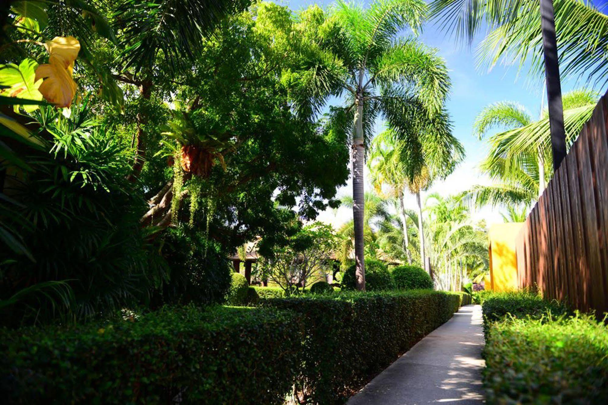 Naiharn Garden