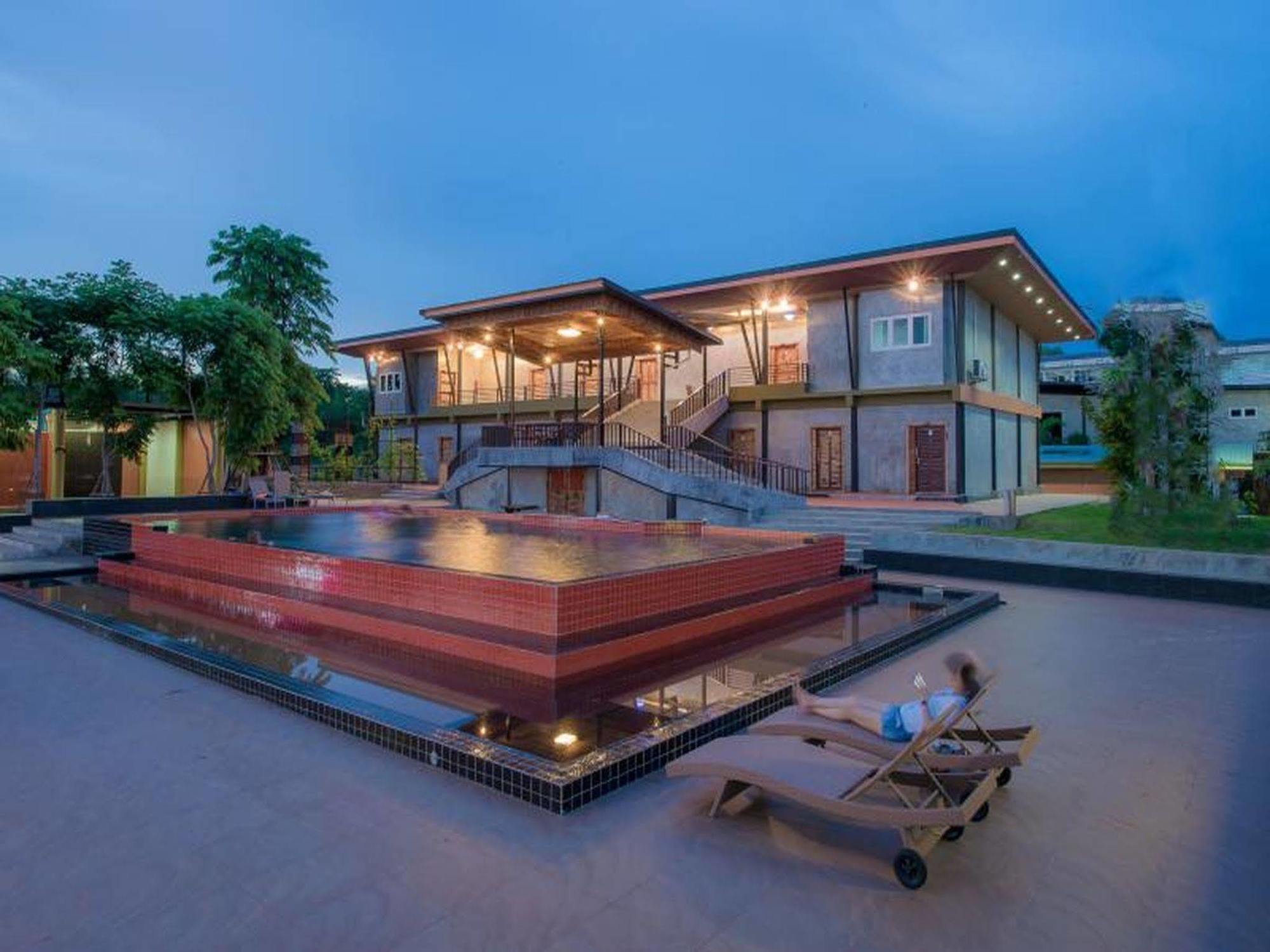 The Riverpool And Resort