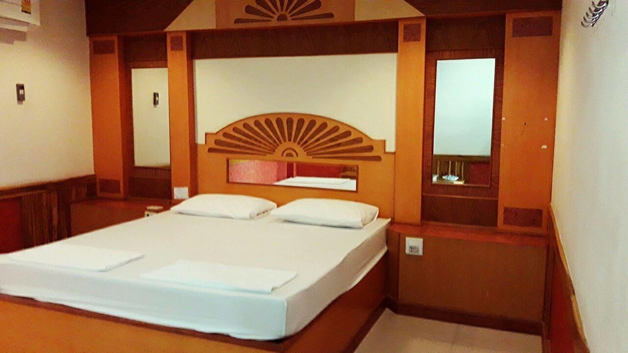 Hotel Bypass And 2*