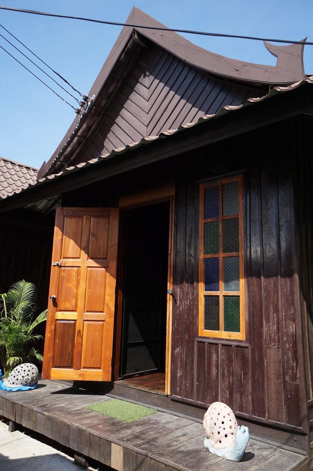 Ktt And Motorbike & Bicycle For Rents 2* Sukhothai