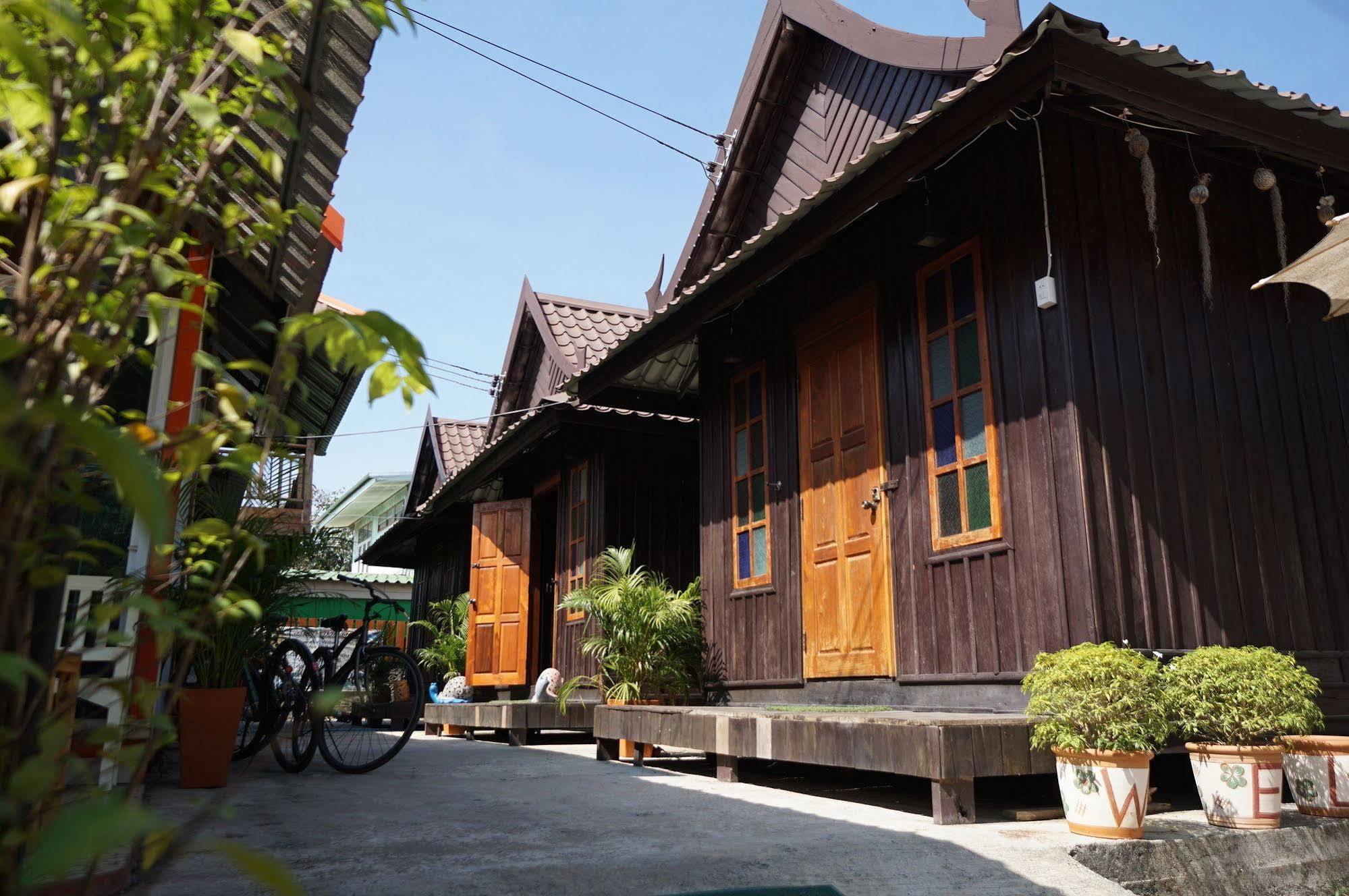 Ktt And Motorbike & Bicycle For Rents 2*