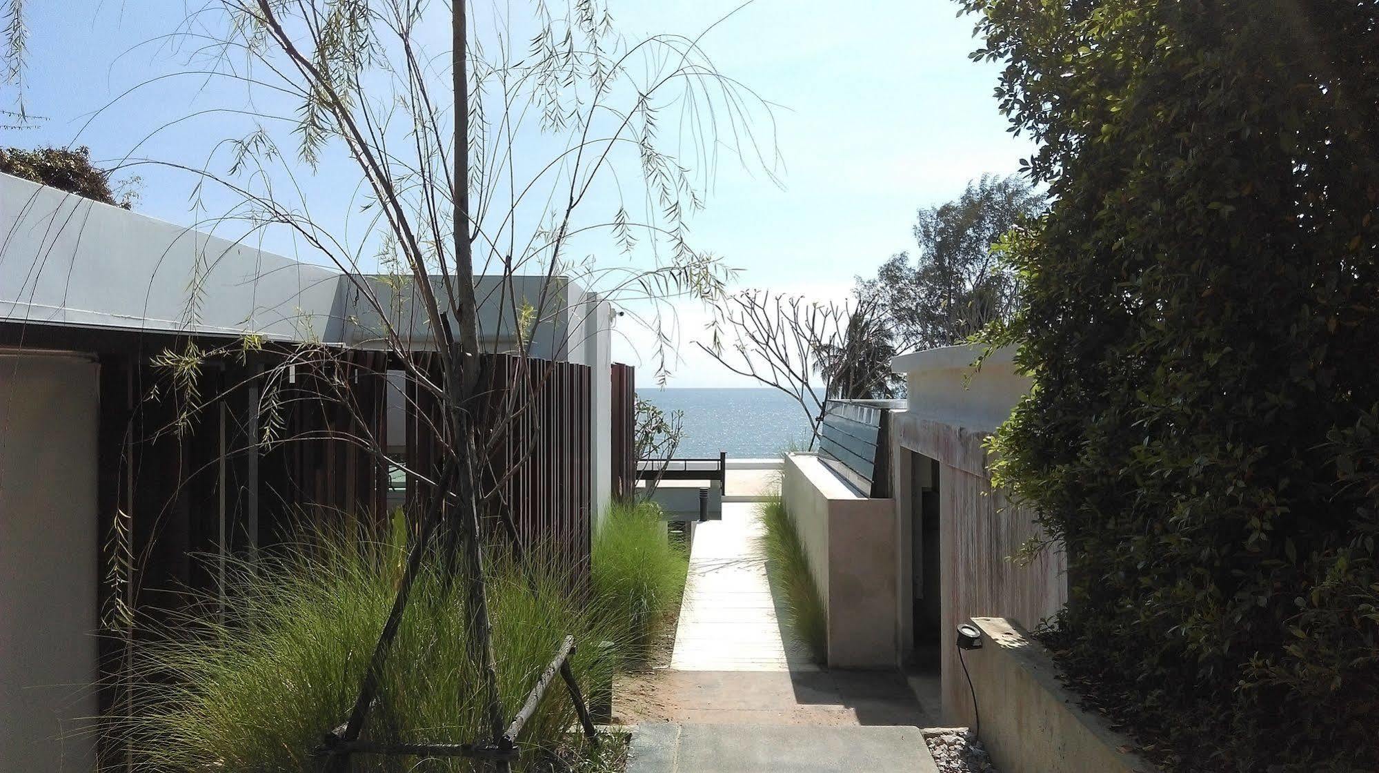 Seanery Beach Resort 4*