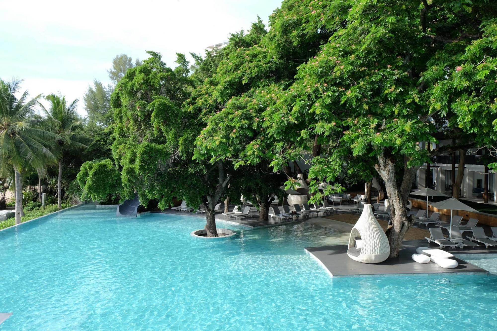 Resort Veranda Pool
