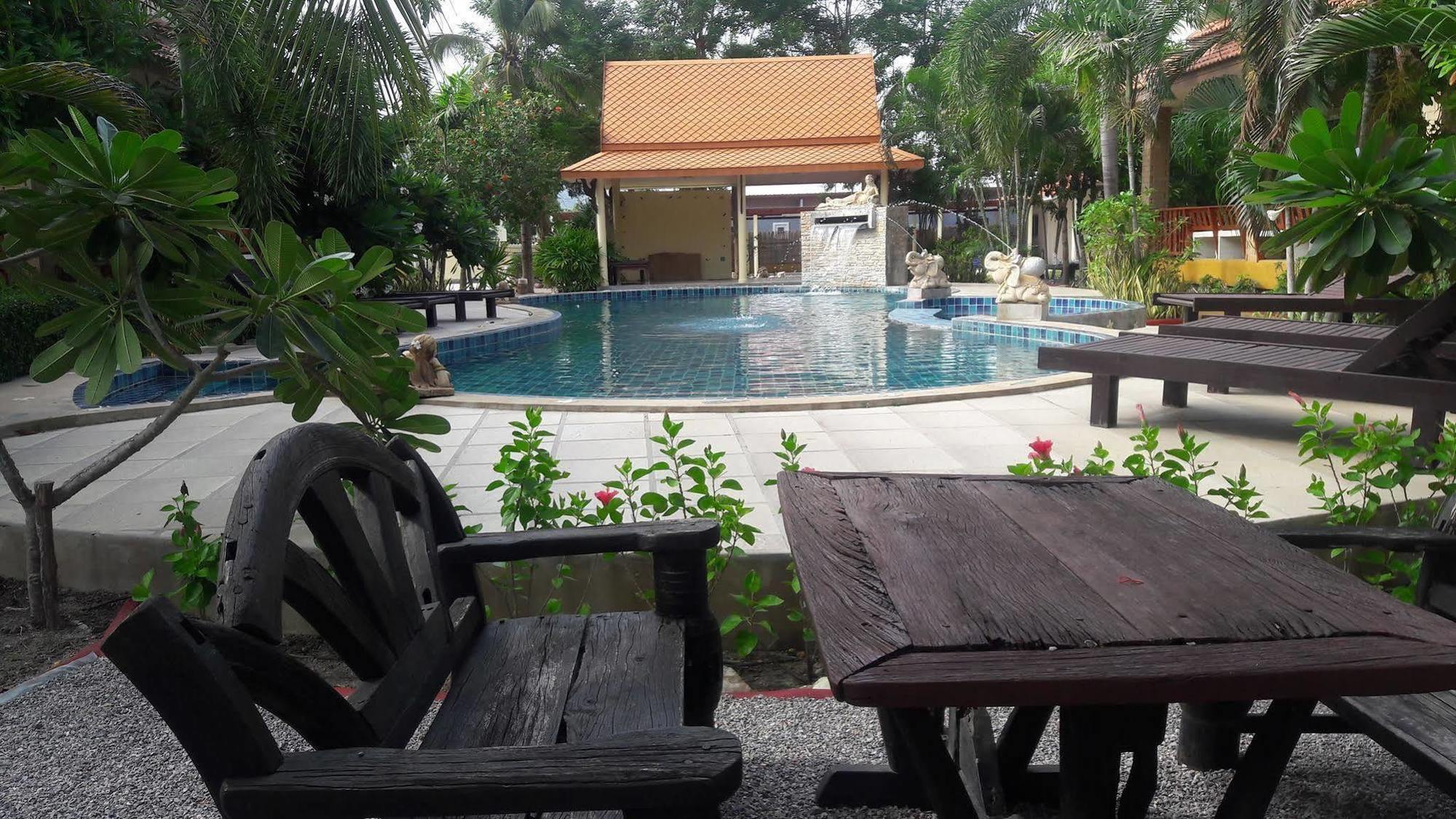 Jing Hotel 3*