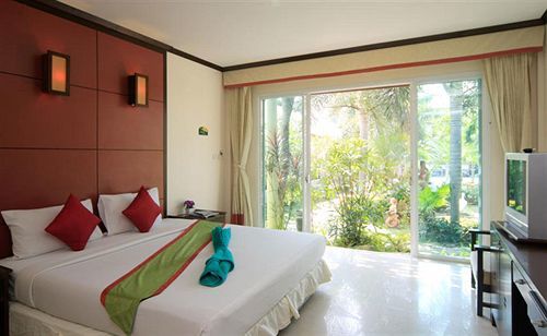 Nirundorn Chaam Resort 3*