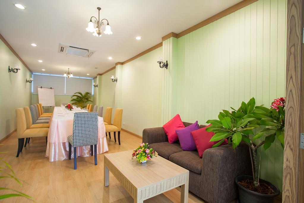 Paradise Hotel