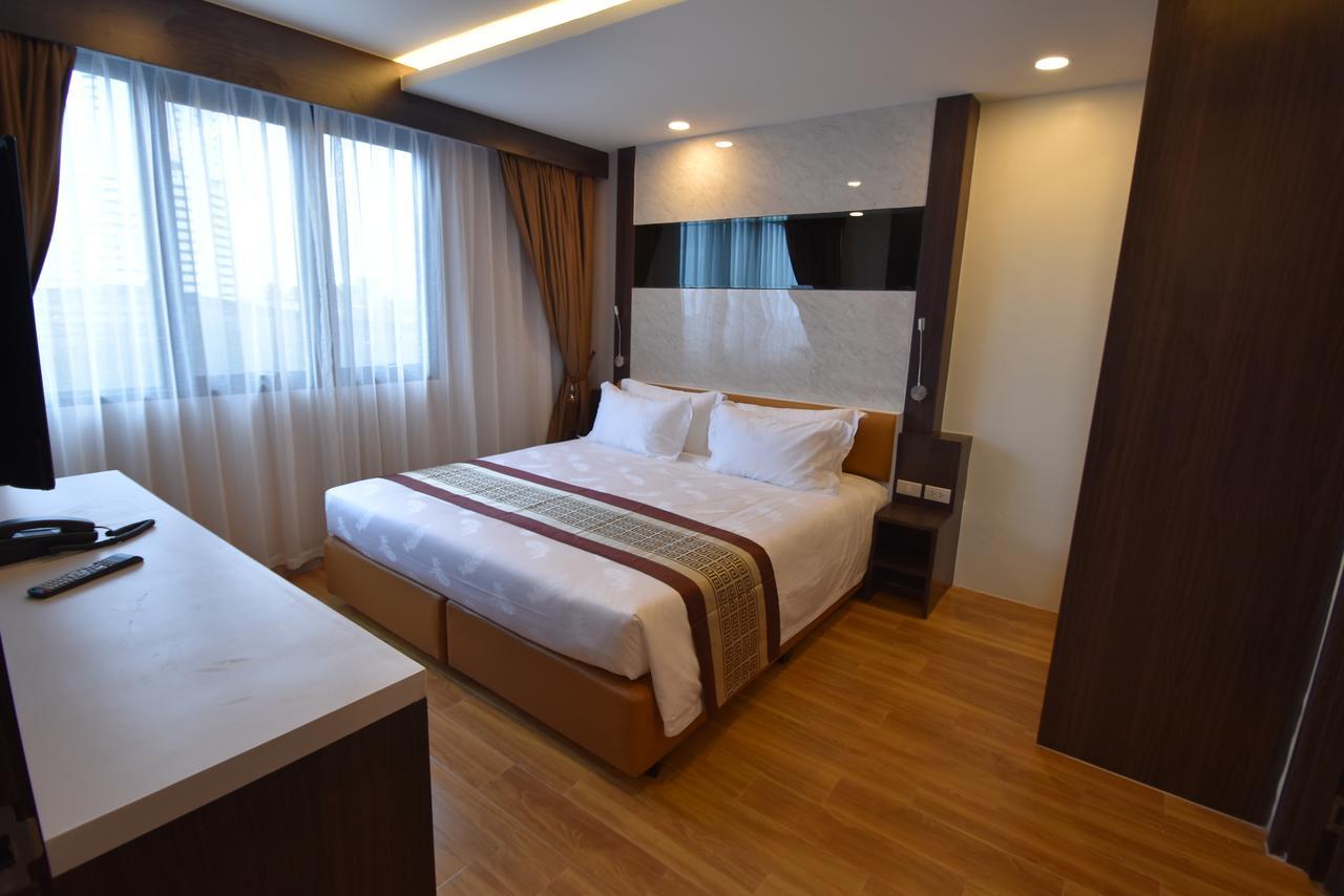 Golden Hotel