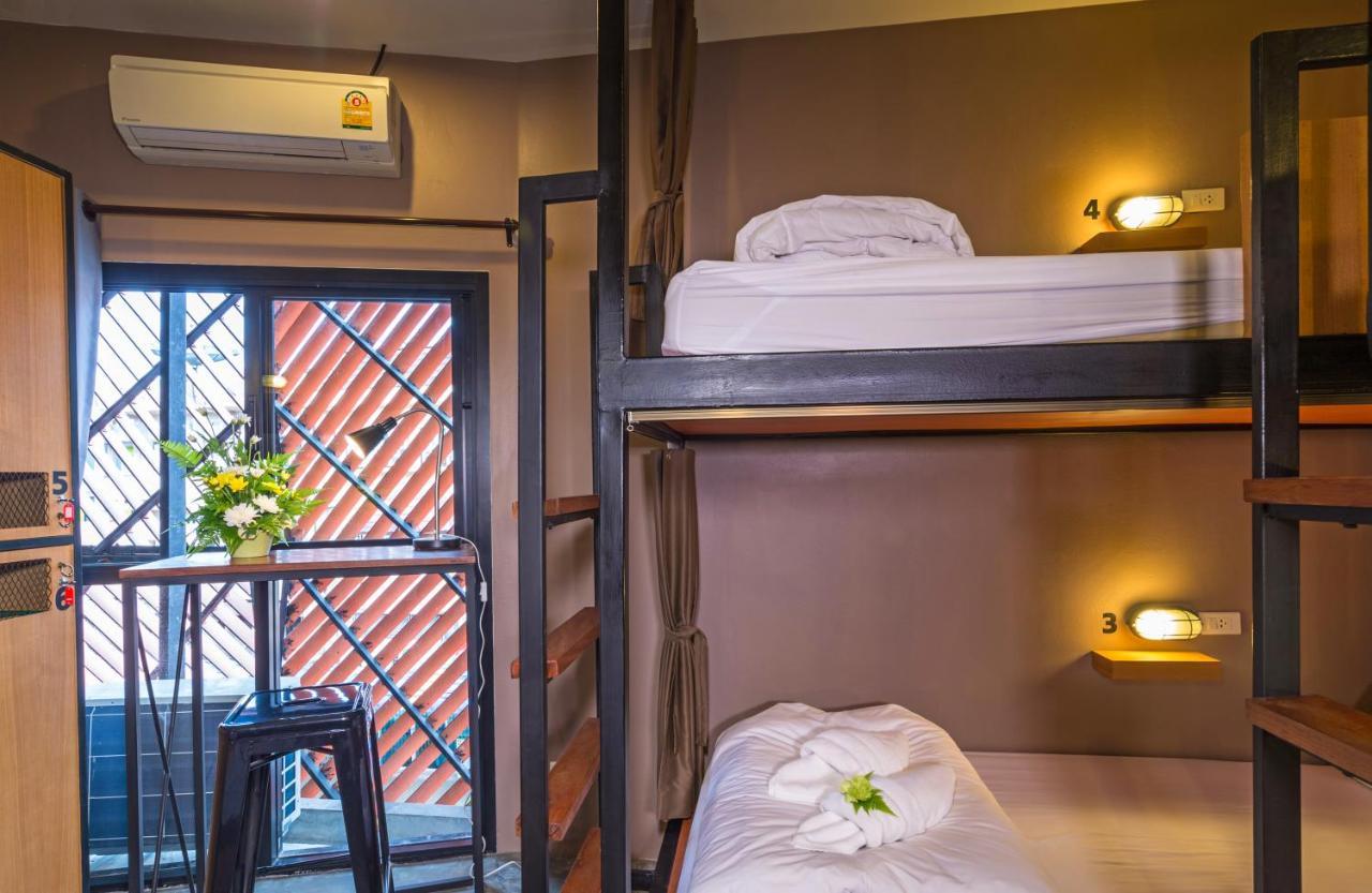 Srisuksant Square Hostel *