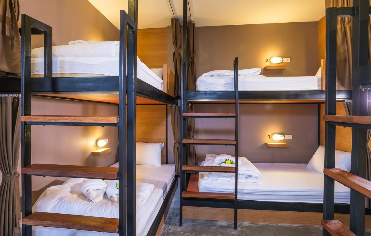 Srisuksant Square Hostel