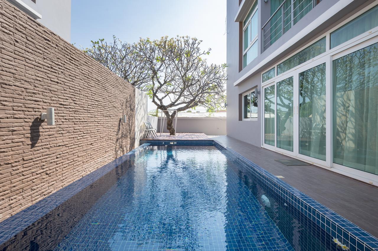 Golden Sea Pool Villa *