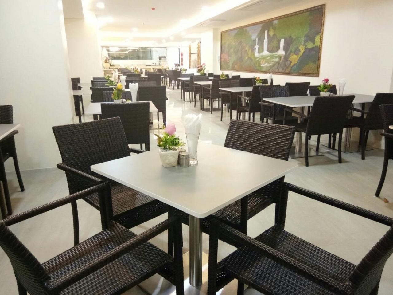 Golden Hotel