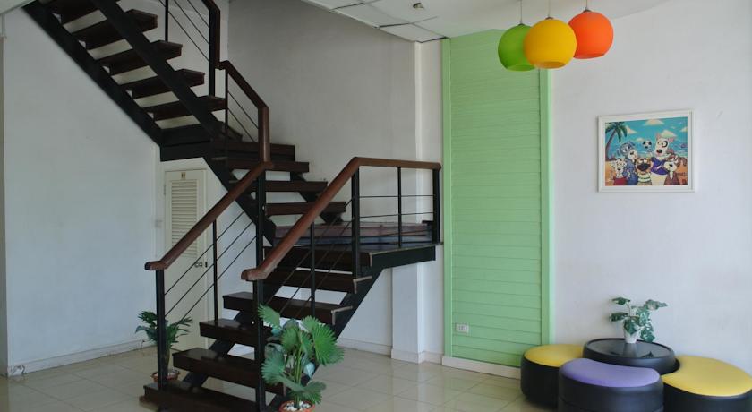 Charlie House Cha-Am