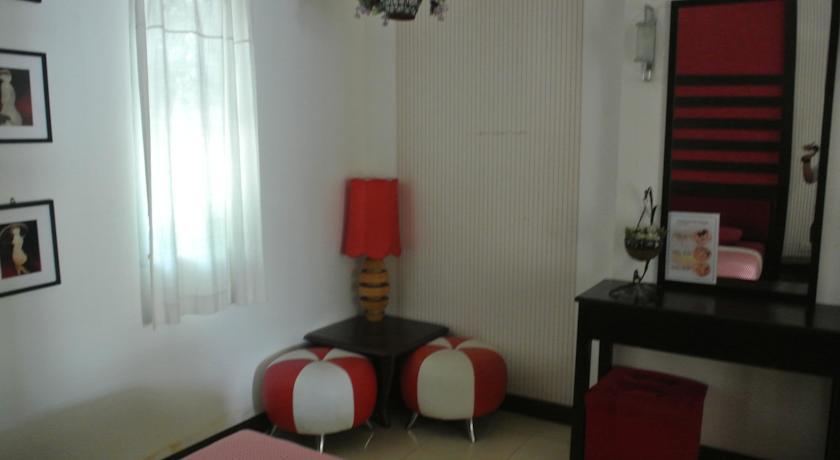 Charlie House Guest house