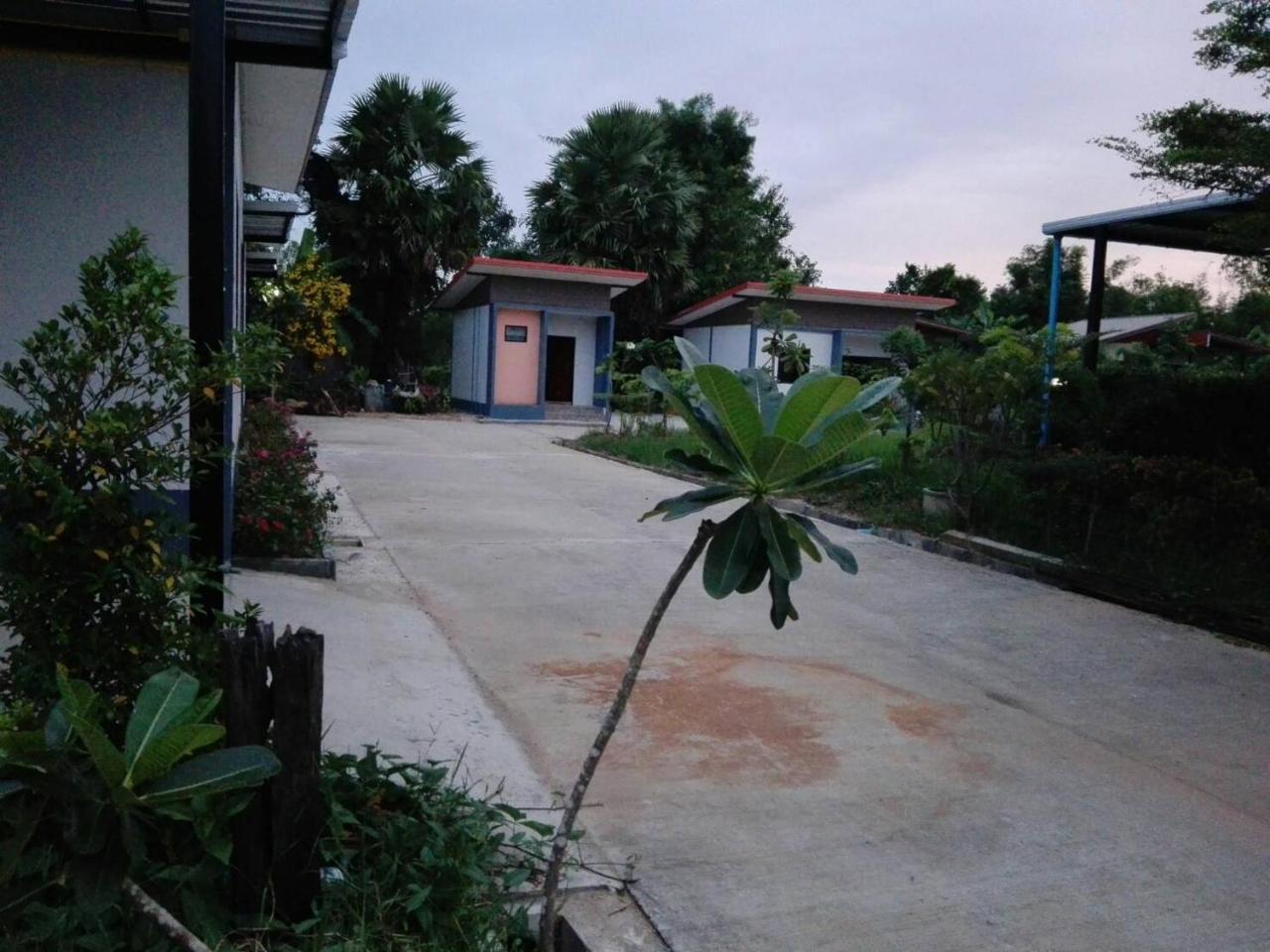 Garden Resort Nang Rong