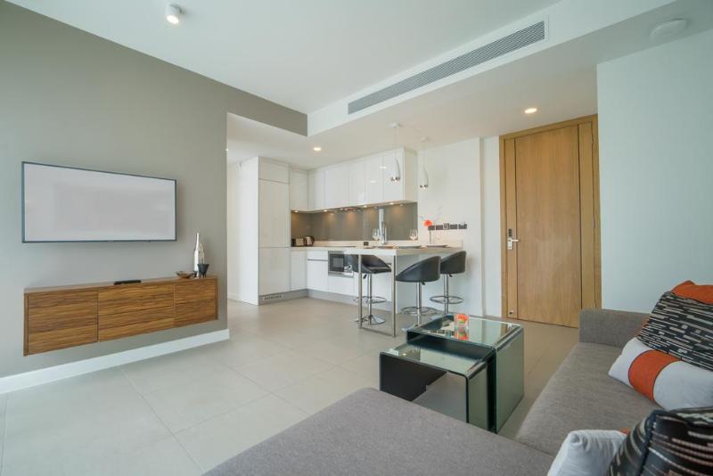 Oceanstone By Holy Cow, 2-br, 90 M2, Pool View Aparthotel Bang Tao Beach (Phuket)