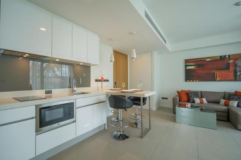 Oceanstone By Holy Cow, 2-br, 90 M2, Pool View Bang Tao Beach (Phuket)