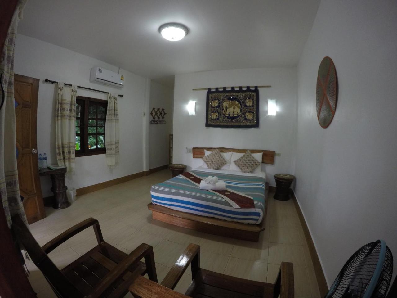 Guest house Holiday Khao Sok National Park