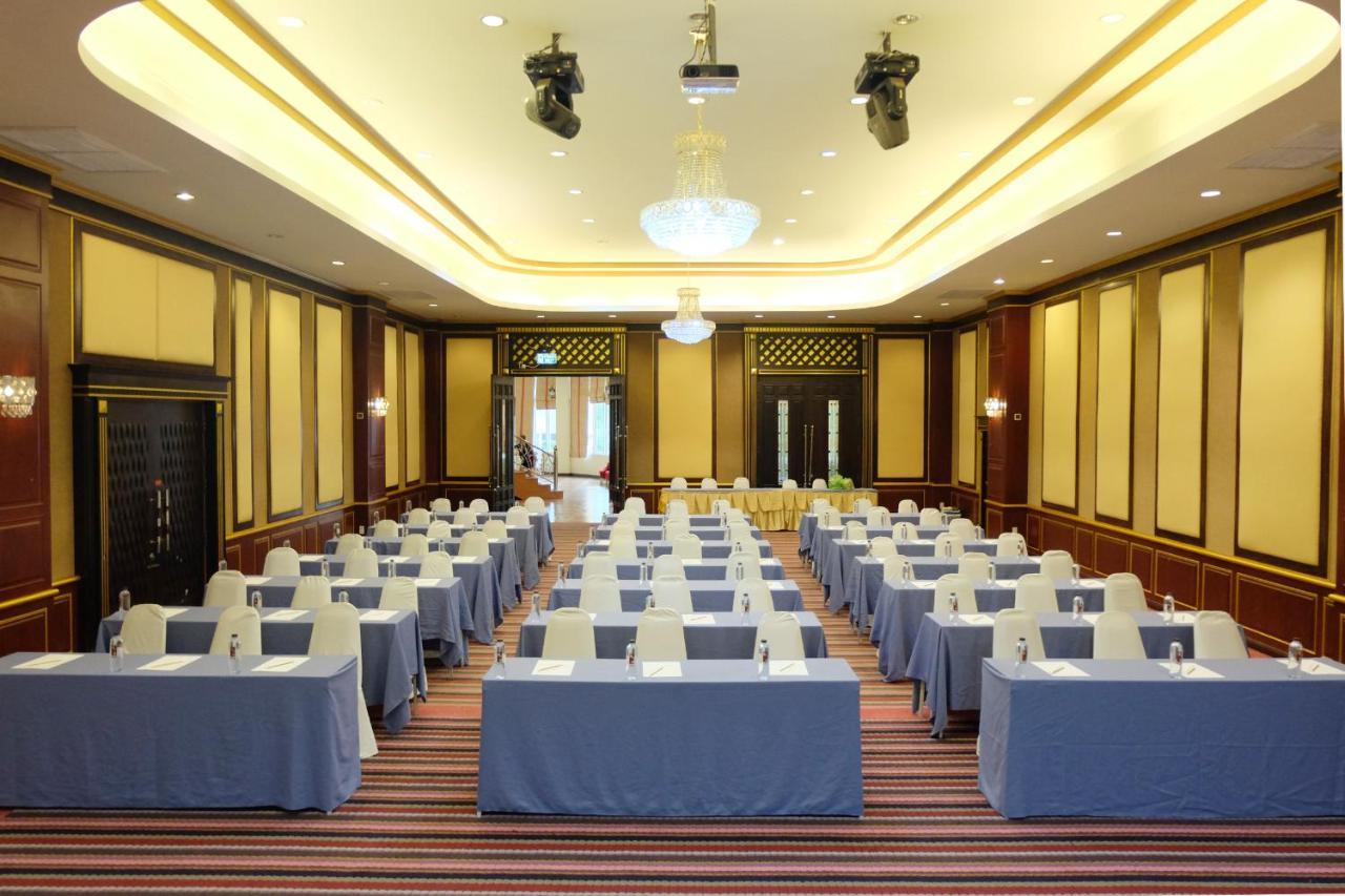 Hotel Grand Hill And 4*