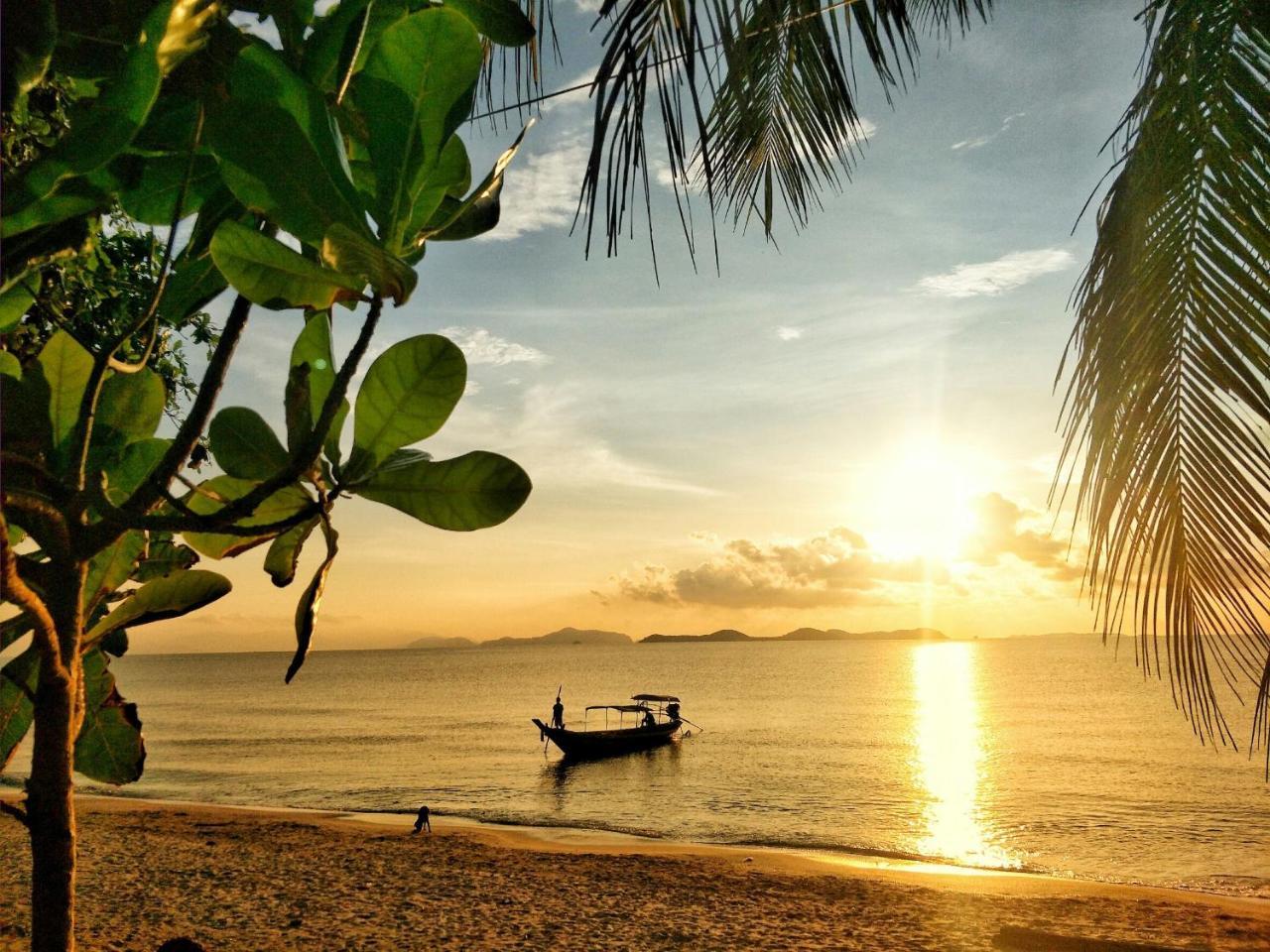 Klang Aow Seafood & Resort Khanom