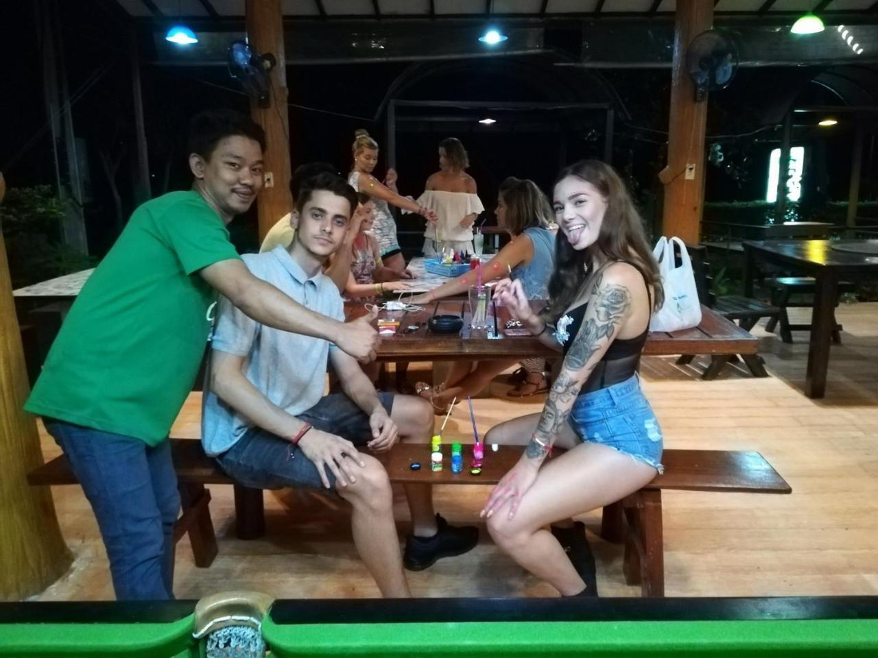 Resort The Ford Sunset Wok Tum
