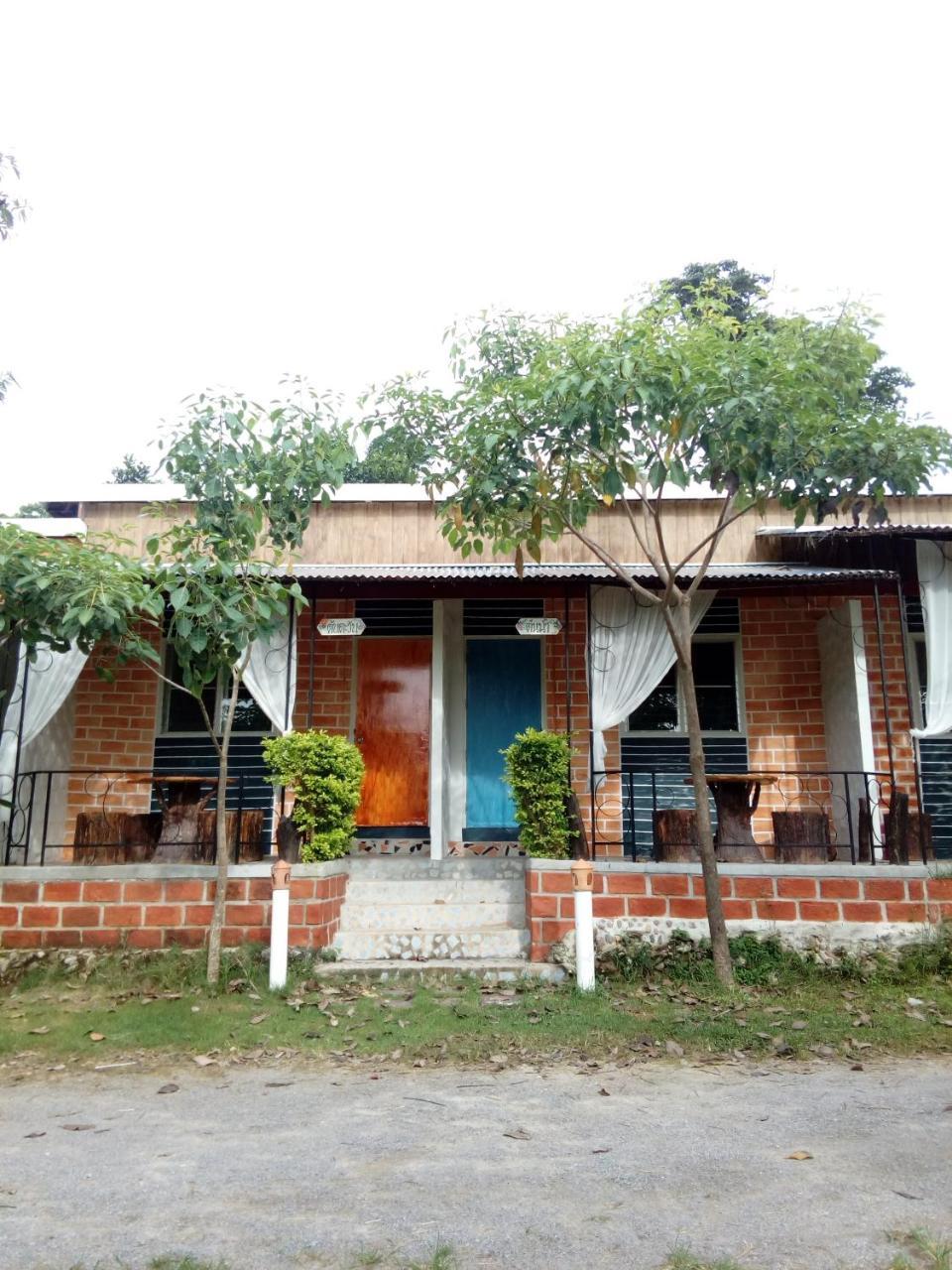Resort Khunkhao Tamnanprai Suan Phueng