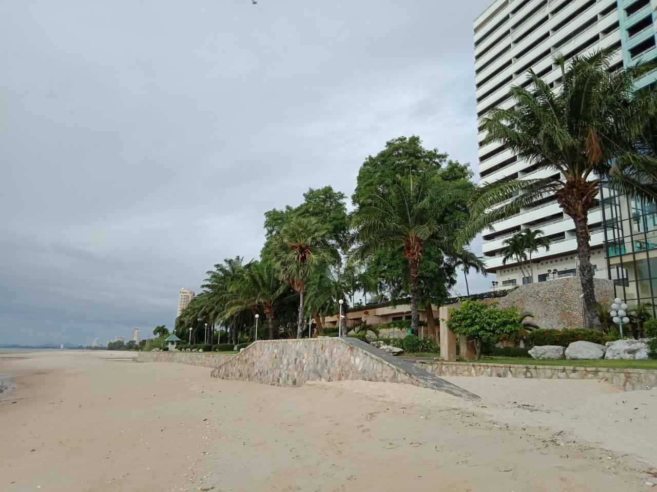 Cha-Am Grand Condotel Cha-Am
