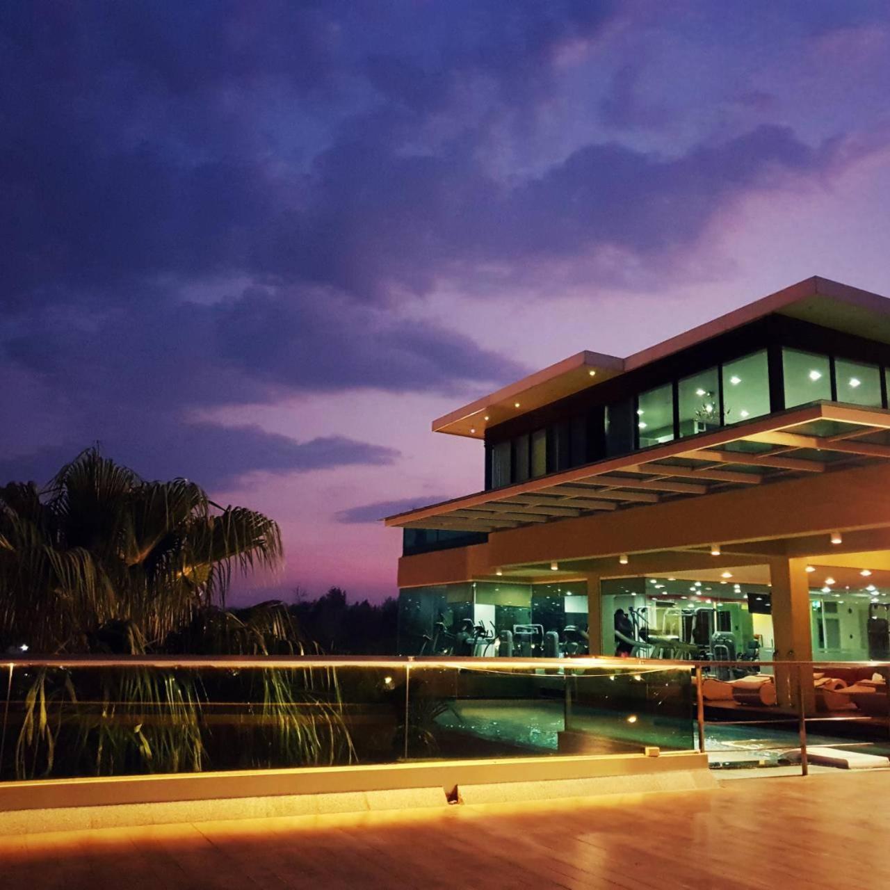 The Beverly Hills Hotel Nakhon Ratchasima