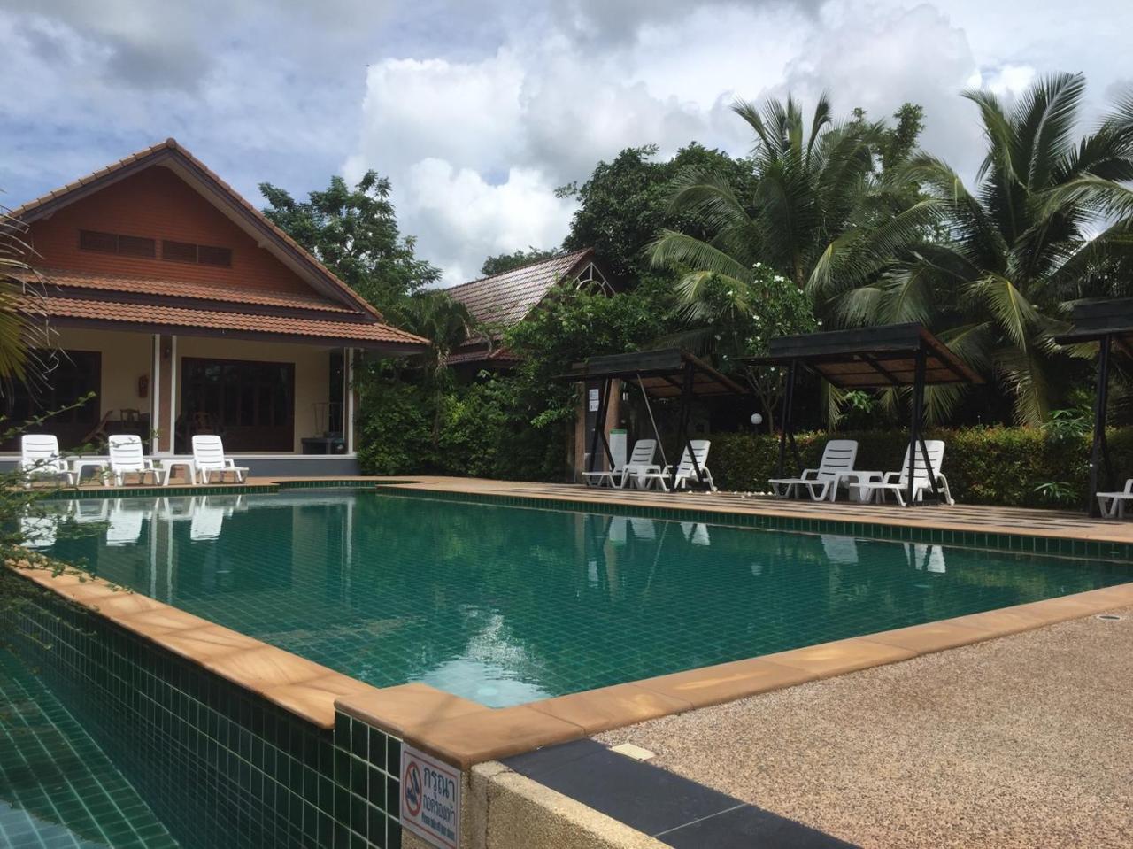 Oscar Aonang Krabi Villa *