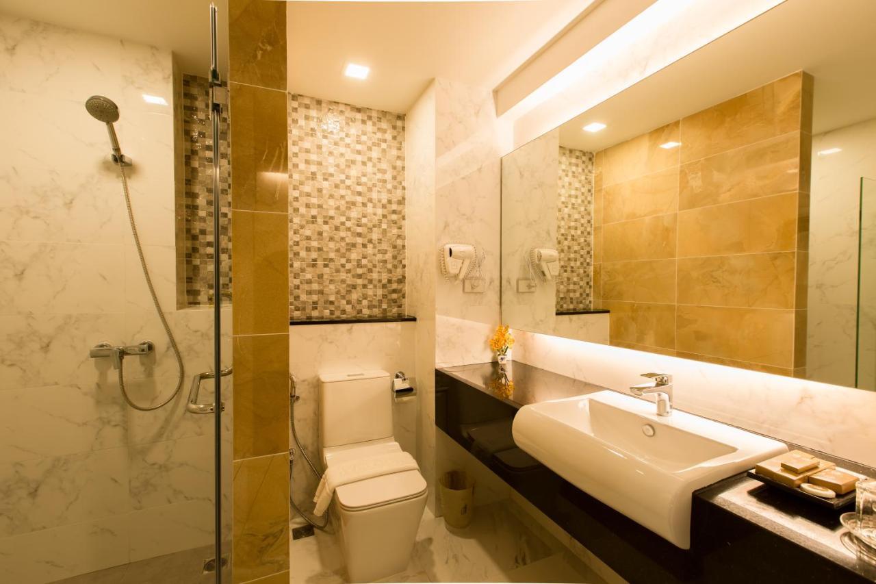 Crystal Luxury Hotel 4*