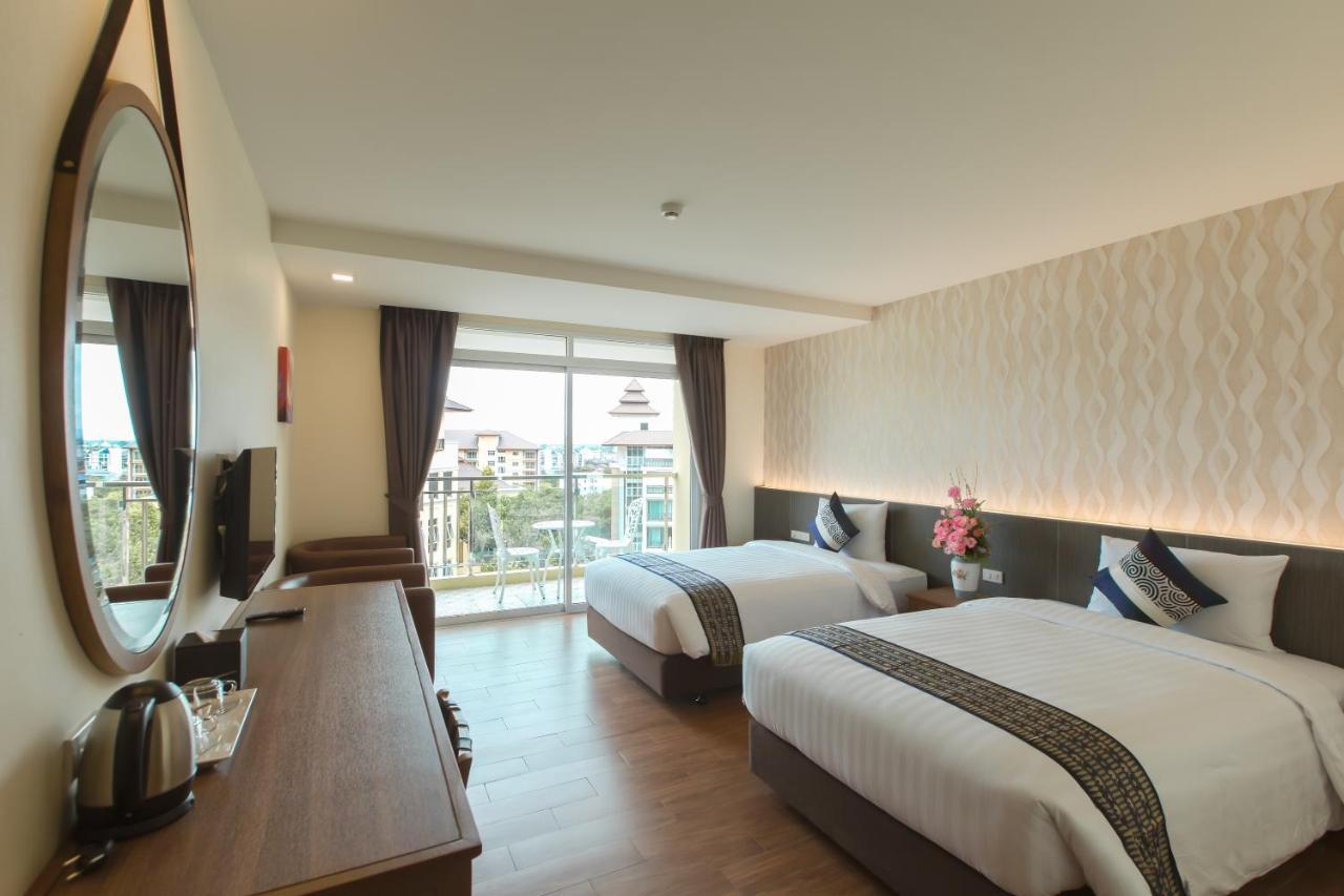 Crystal Luxury Hotel 4*