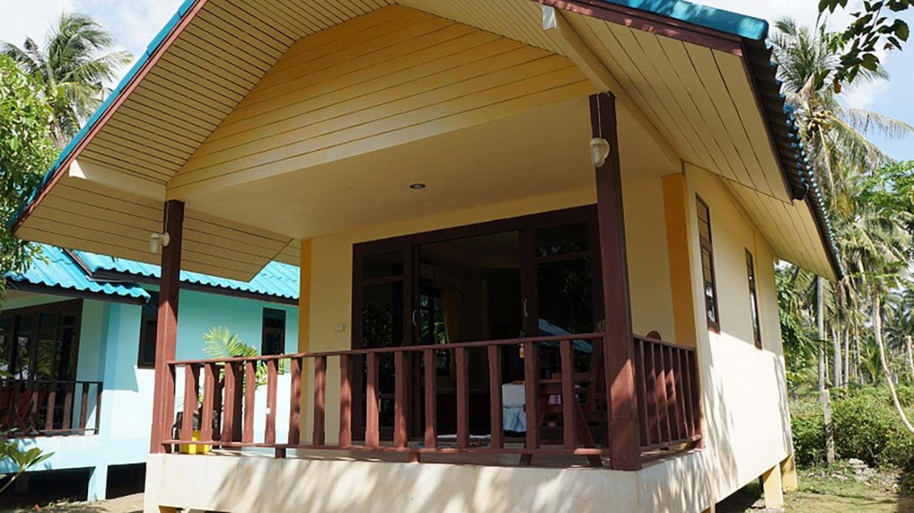 Siraya Beachfront Resort 3*