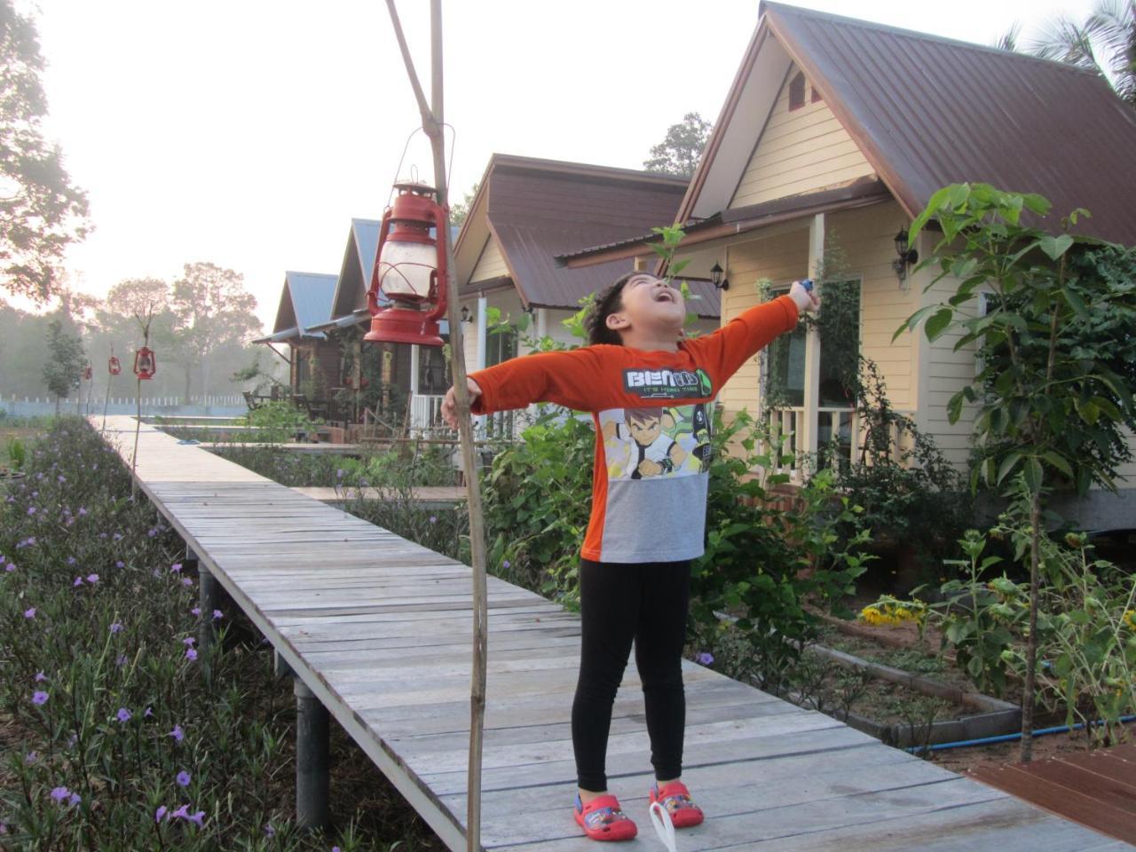 Baan Thung *