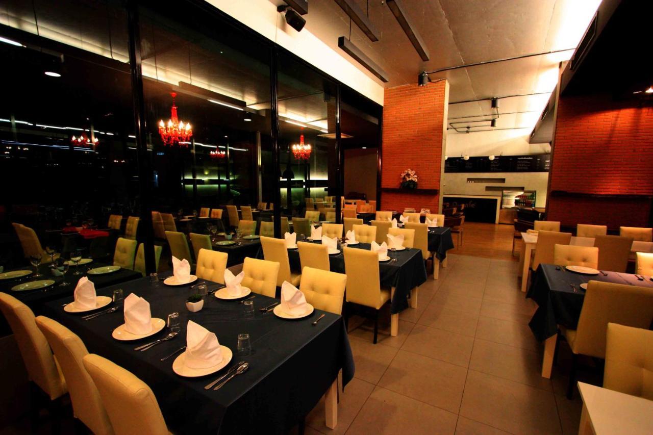 Royal King Hotel Bang Bo