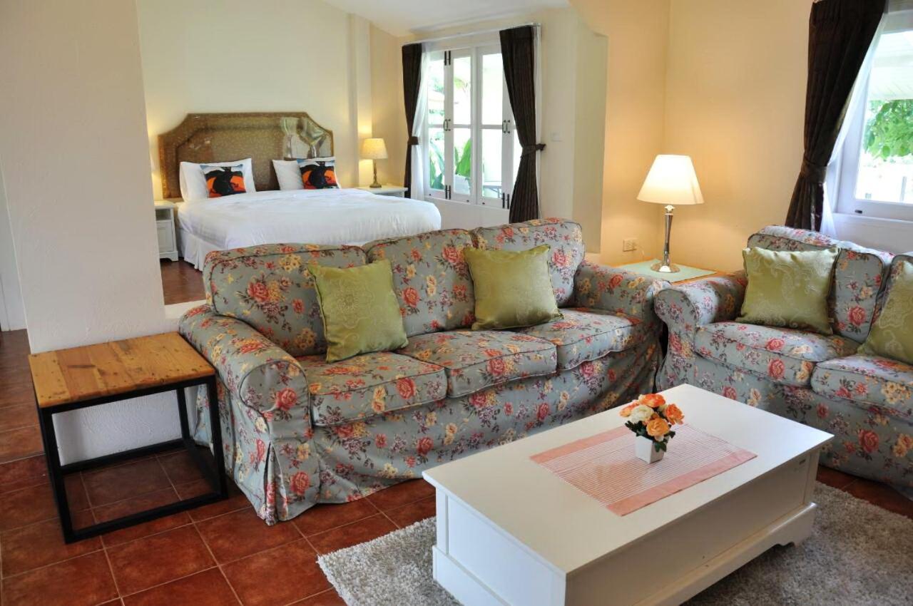 Palazzo Pavone Gallery & Resort Ban Bung Toei
