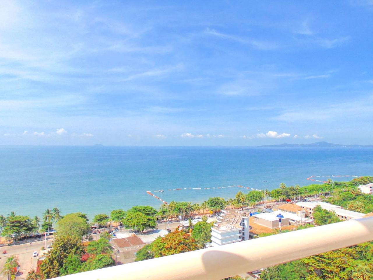 Sea View Beachfront Pattaya Apartment