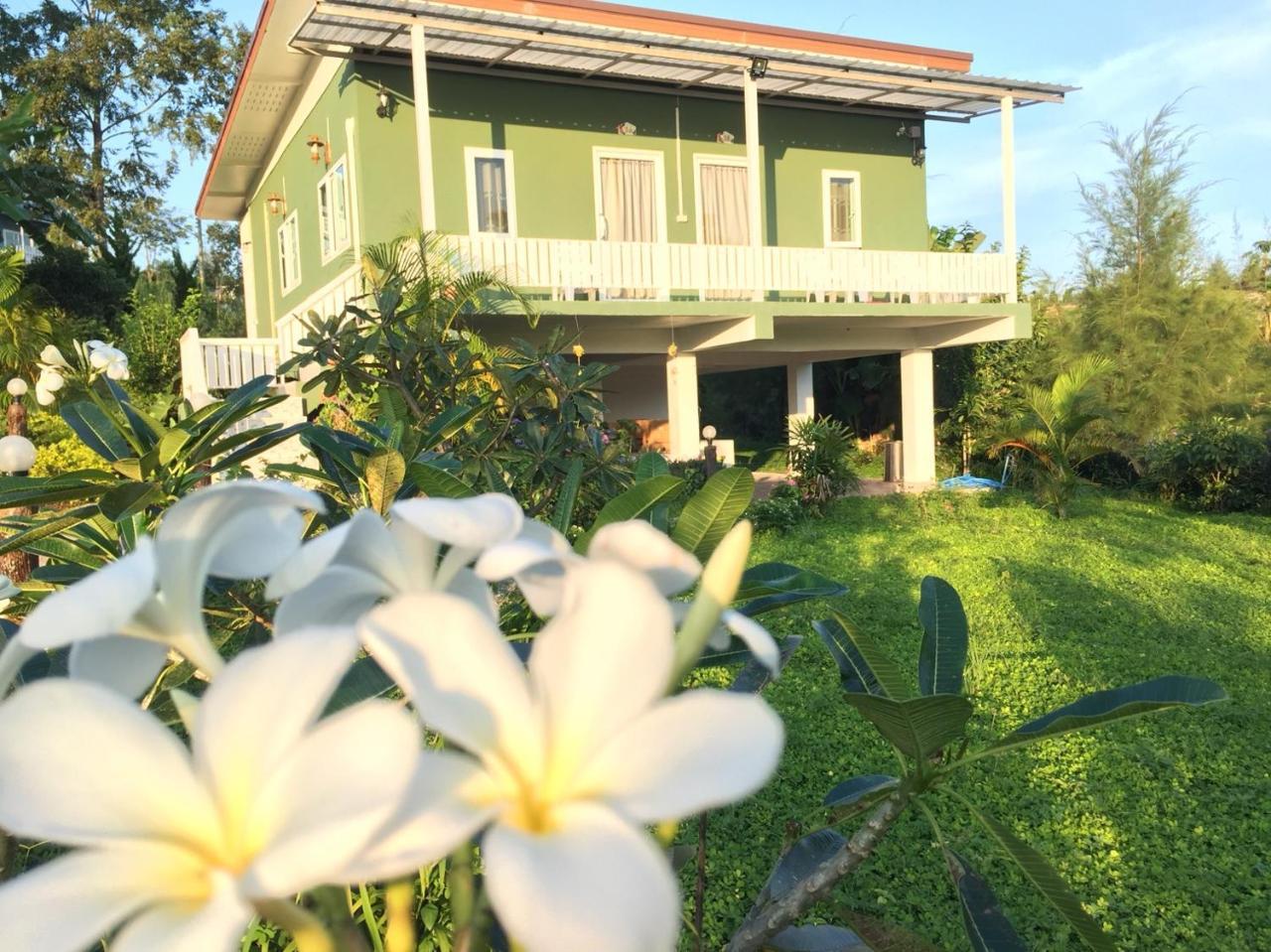 บ้านเอื้อมดาว เขาค้อ Resort