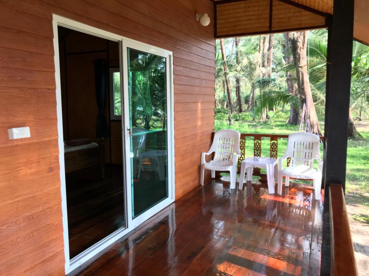 Aow Yai Bungalows 2* Koh Phayam