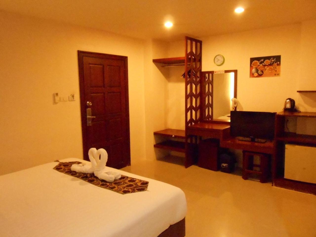 7 Sky Residency 3*
