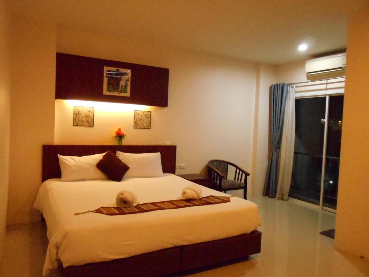 7 Sky Residency 3* Patong